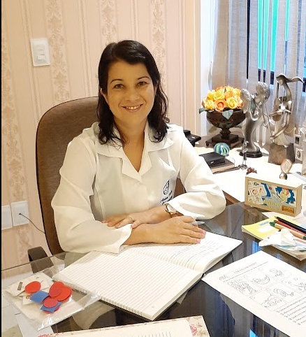 Psicopedagoga Adriana Carneiro